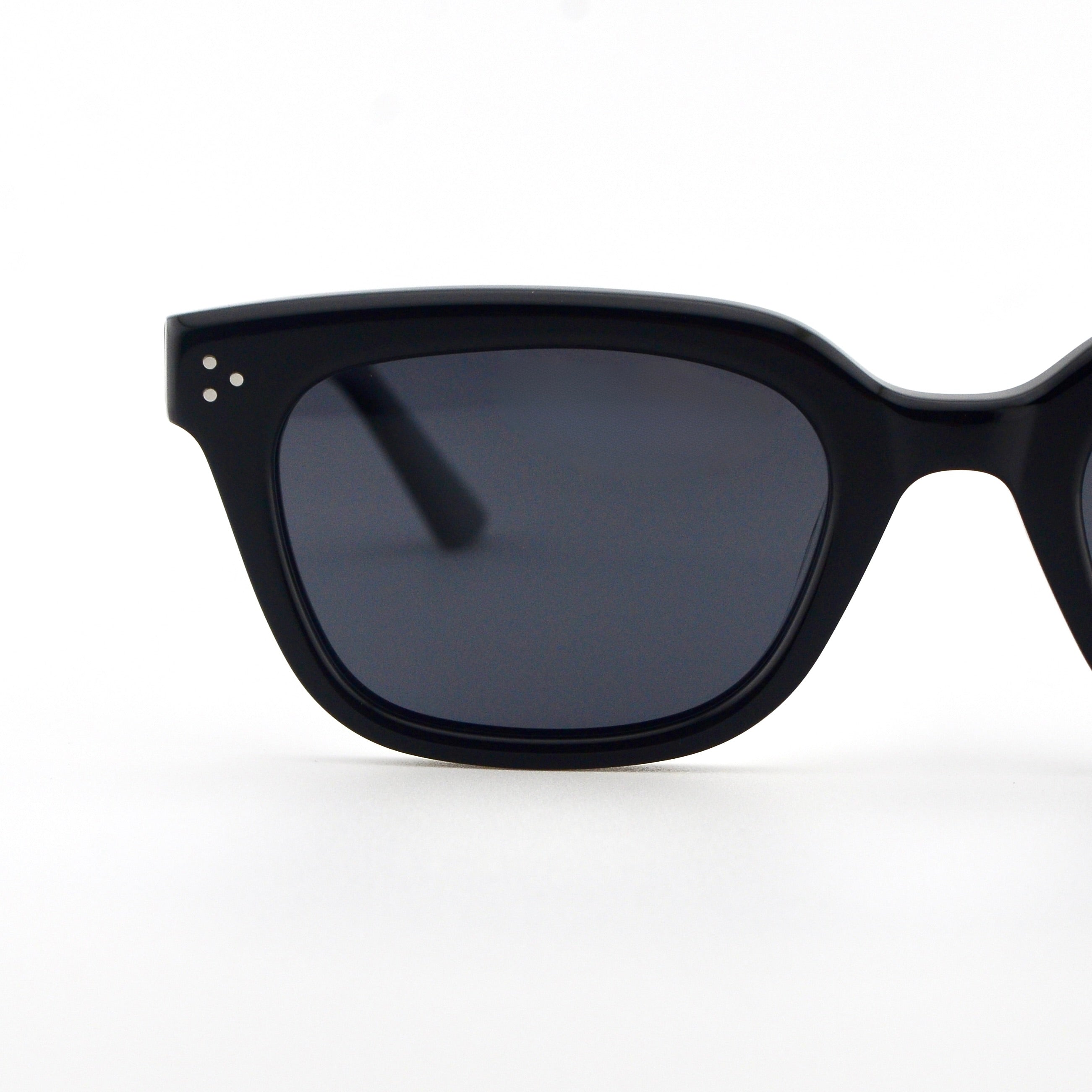 Archie | Black - Black