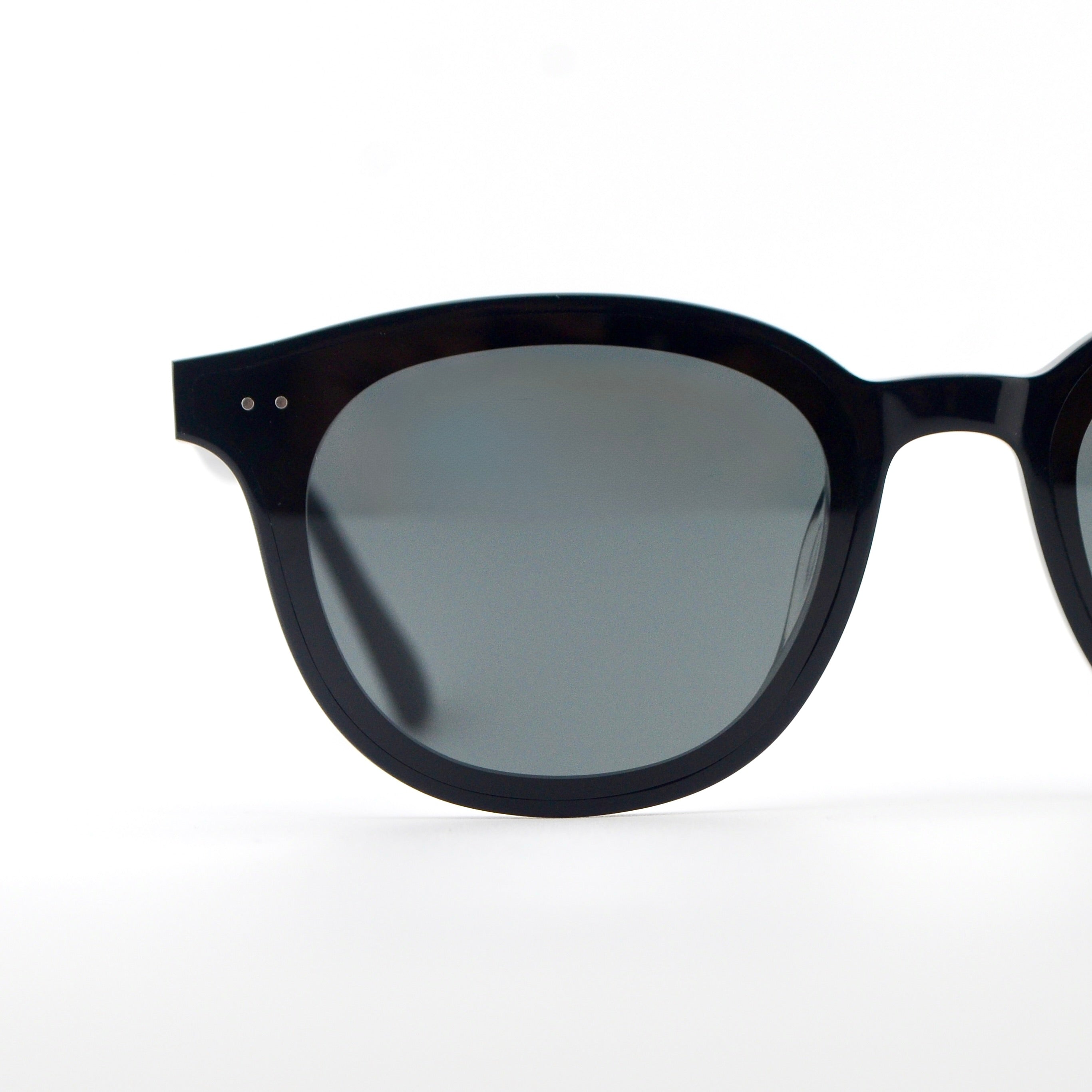 Basil | Black - Black