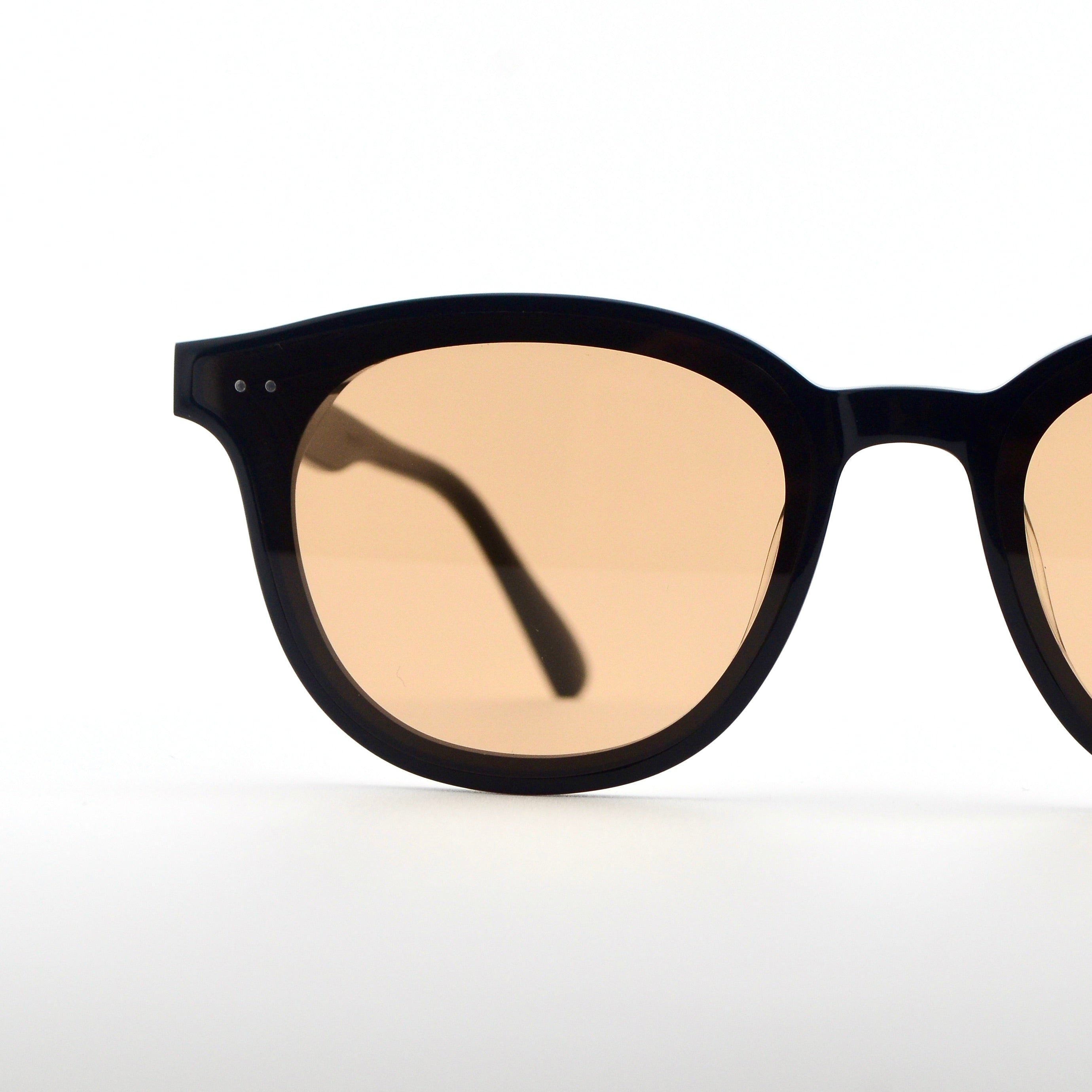 Basil | Black - Light Brown