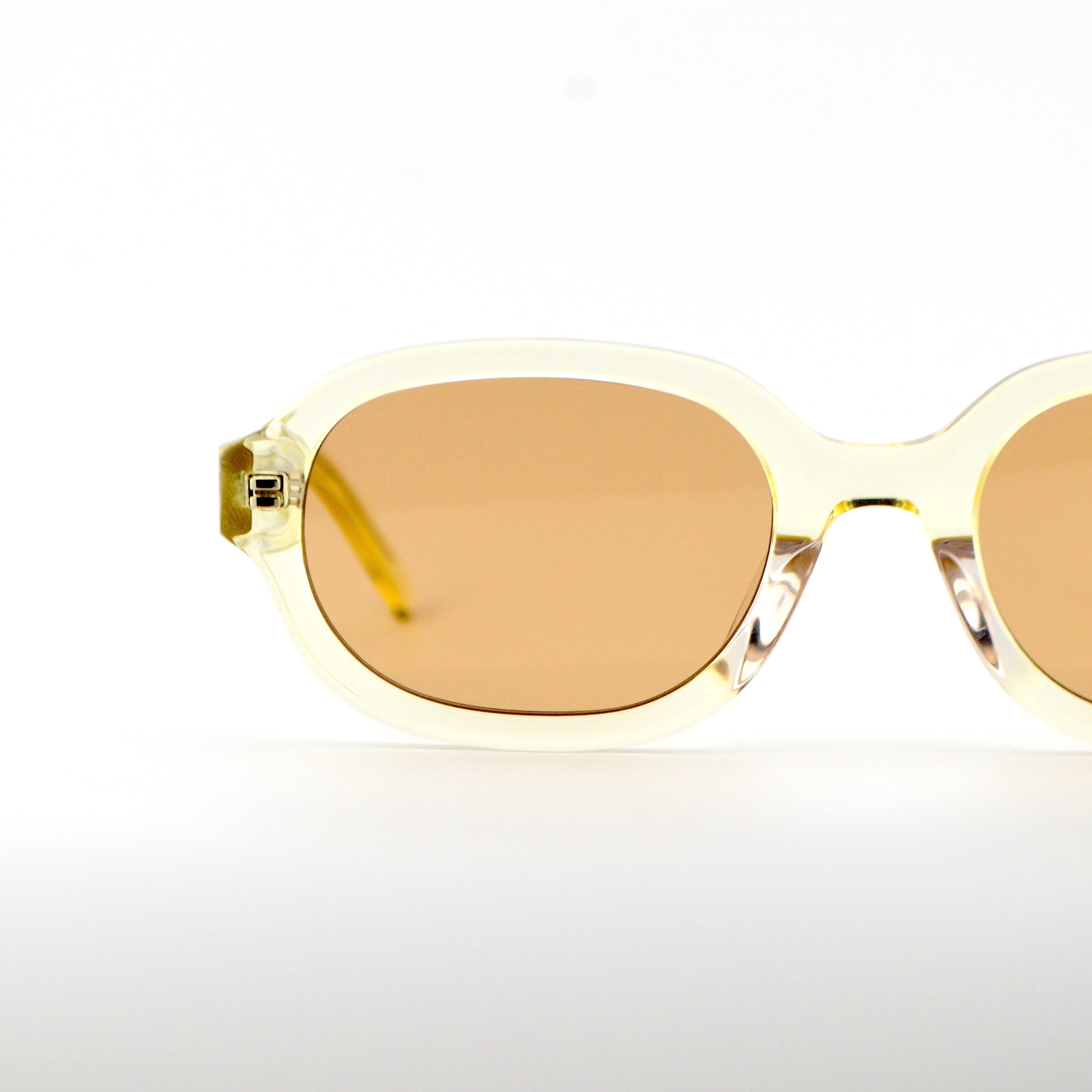 Hazel | Clear Yellow - Light Brown