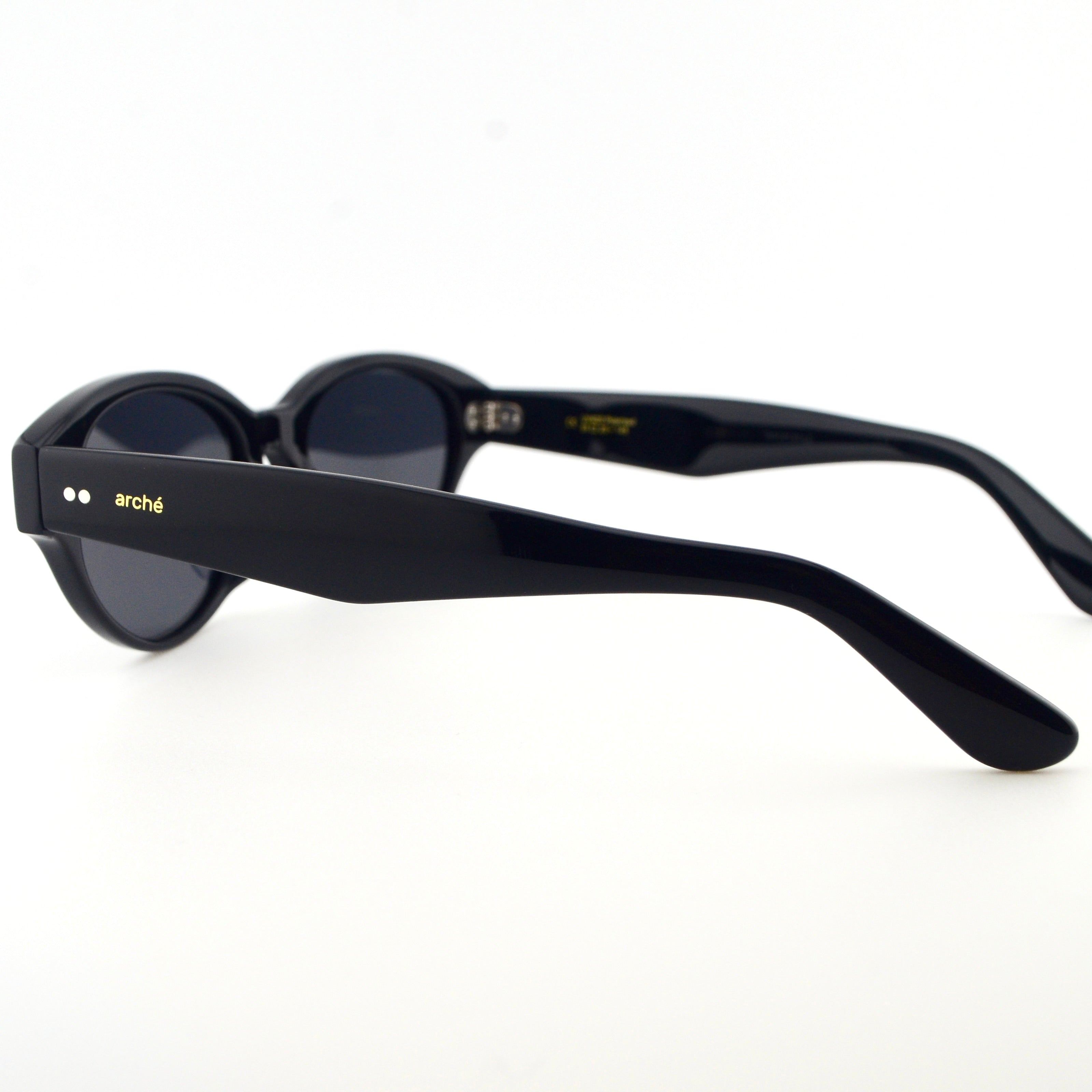 Russ | Black - Black