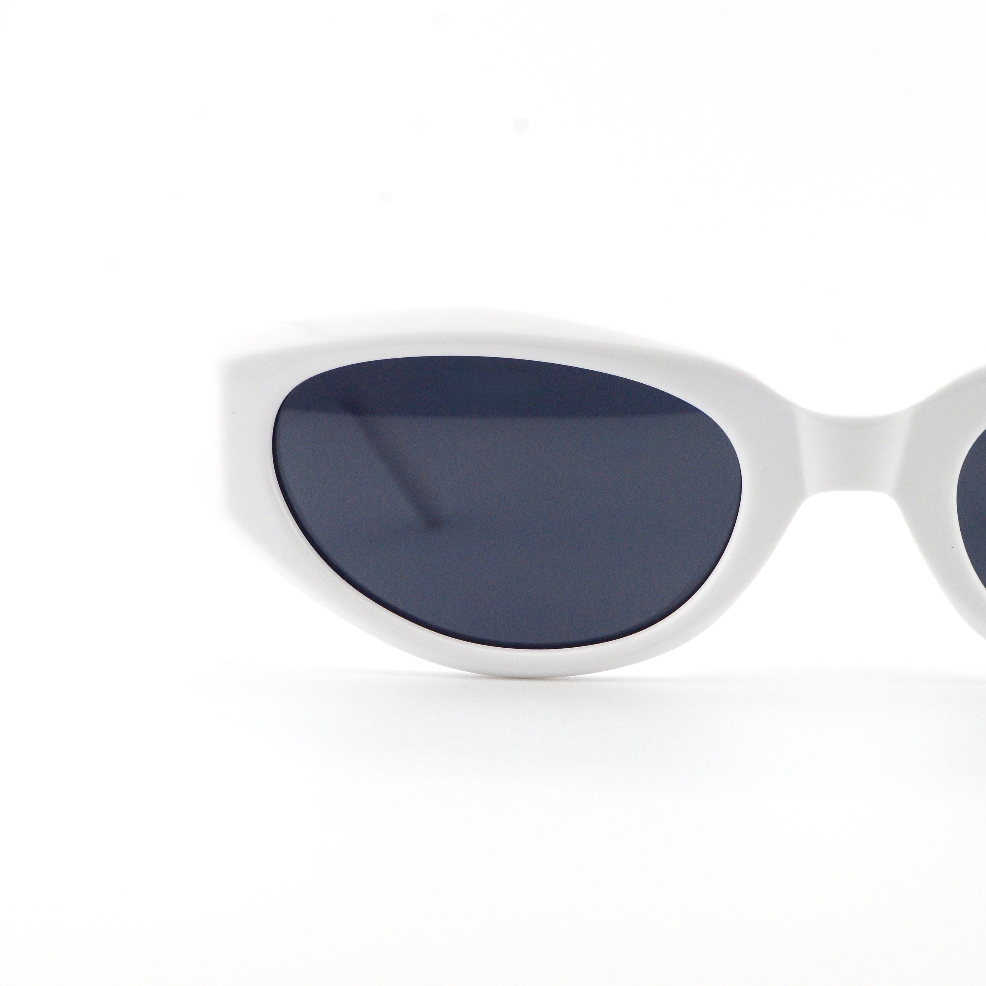 スタン | ホワイト - ブラック